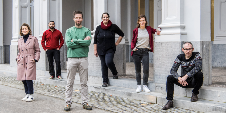 De buurtcoaches voor districtshuis Harmonie